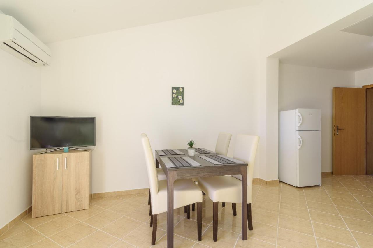Apartmani Emil Trogir Eksteriør billede