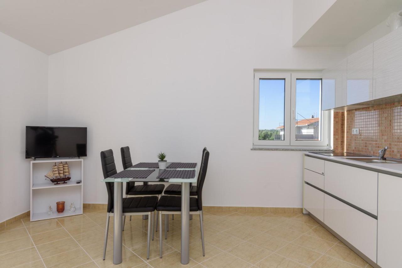 Apartmani Emil Trogir Eksteriør billede