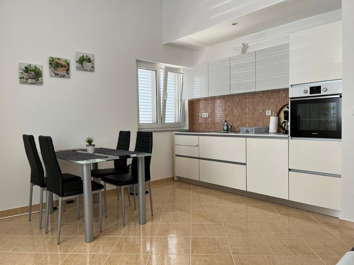 Apartmani Emil Trogir Eksteriør billede